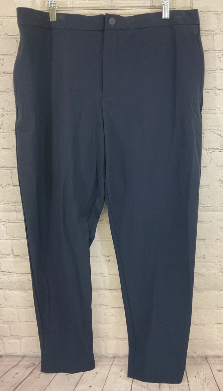 VRST Water-Repellent Slim Fit Tapered Pants Dark Navy MAX231112